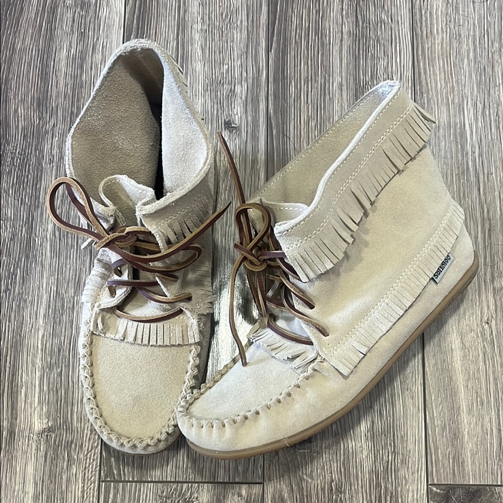 SoftMoc Cream and Brown Fringe Moccasins